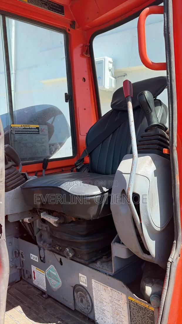 Kubota Excavator - thumbnail 3