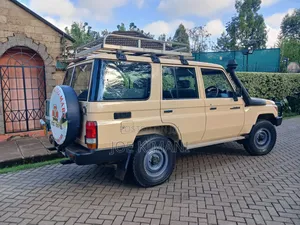 Toyota Land Cruiser 2018 Beige