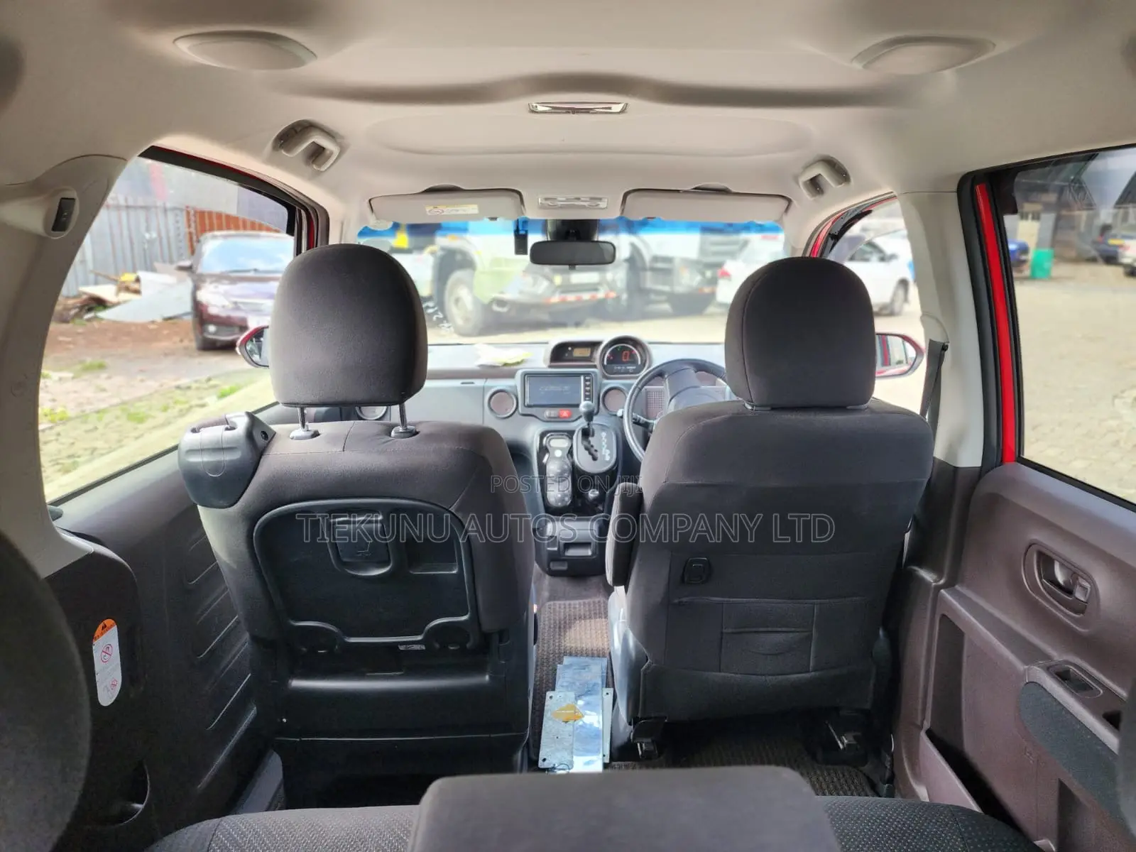 Toyota Porte 1.5 FWD 2019 Red