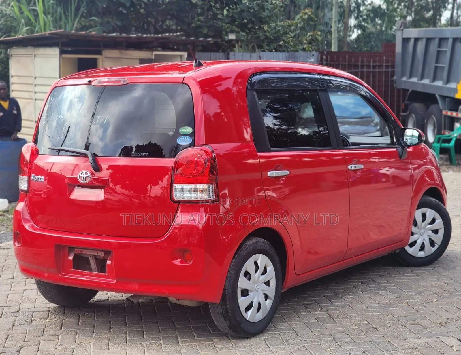 Toyota Porte 1.5 FWD 2019 Red