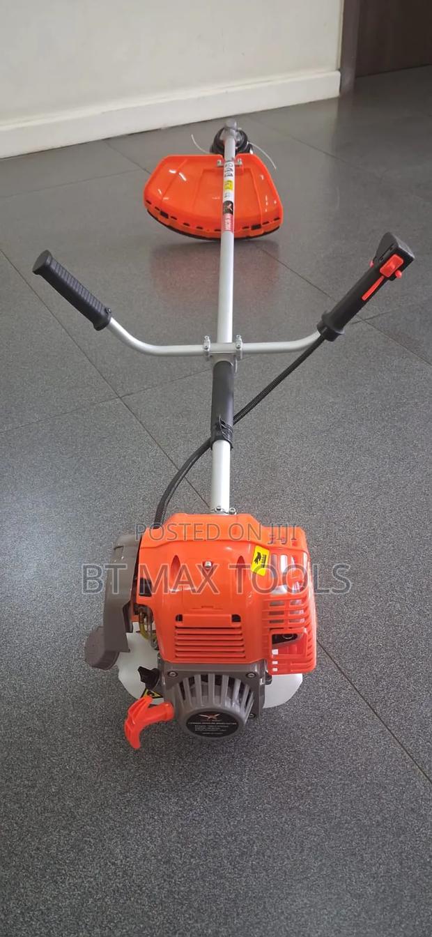 Astramilano Brush Cutter 4 Stroke With 2blades.