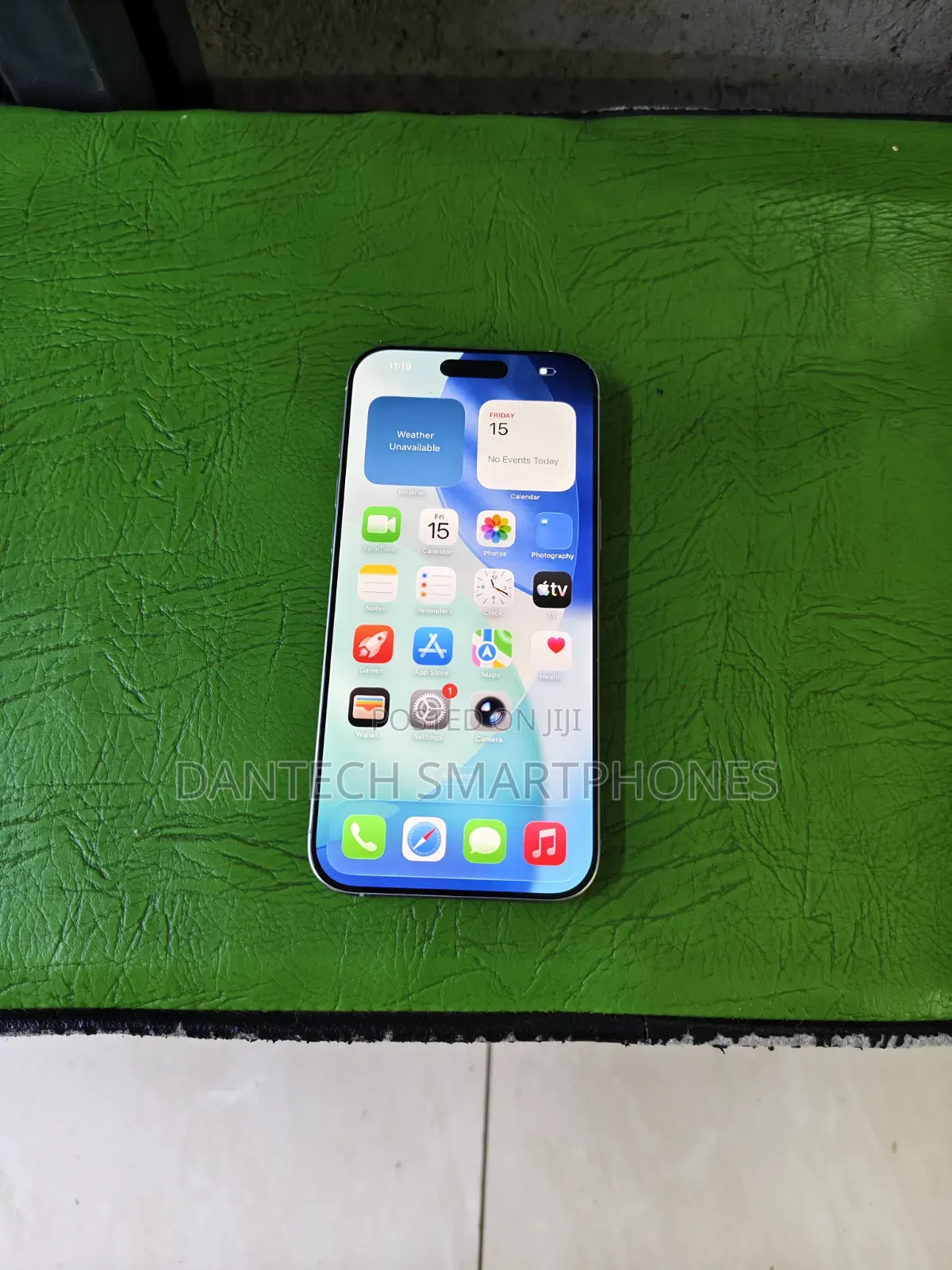 New Apple iPhone 16 Pro Max 256 GB Gold