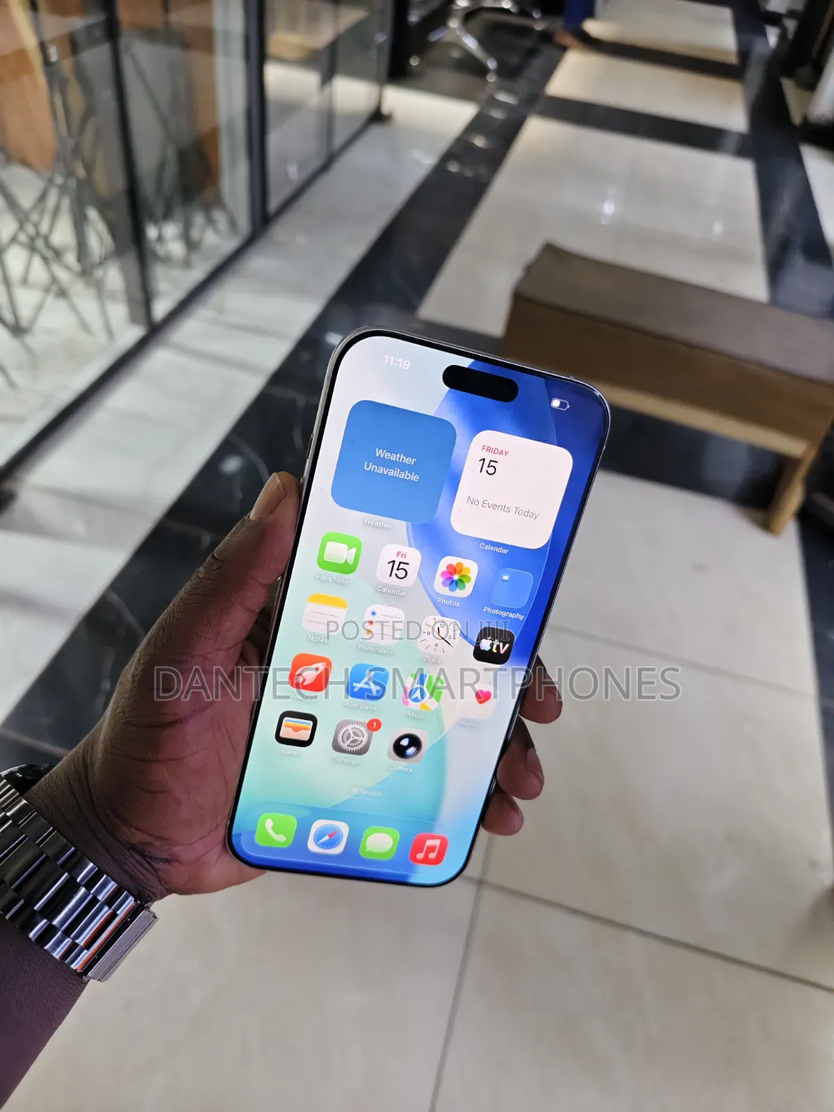 New Apple iPhone 16 Pro Max 256 GB Gold