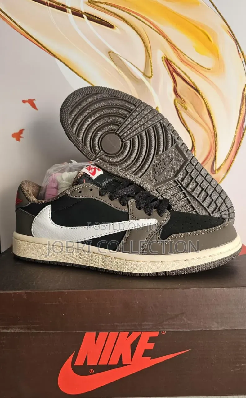 Air Jordan 1 Low Travis Scott Reverse 'Dark Mocha
Sneakers