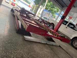 Smooth and Low Noise Operator Big Scissor Carlift Sunshine