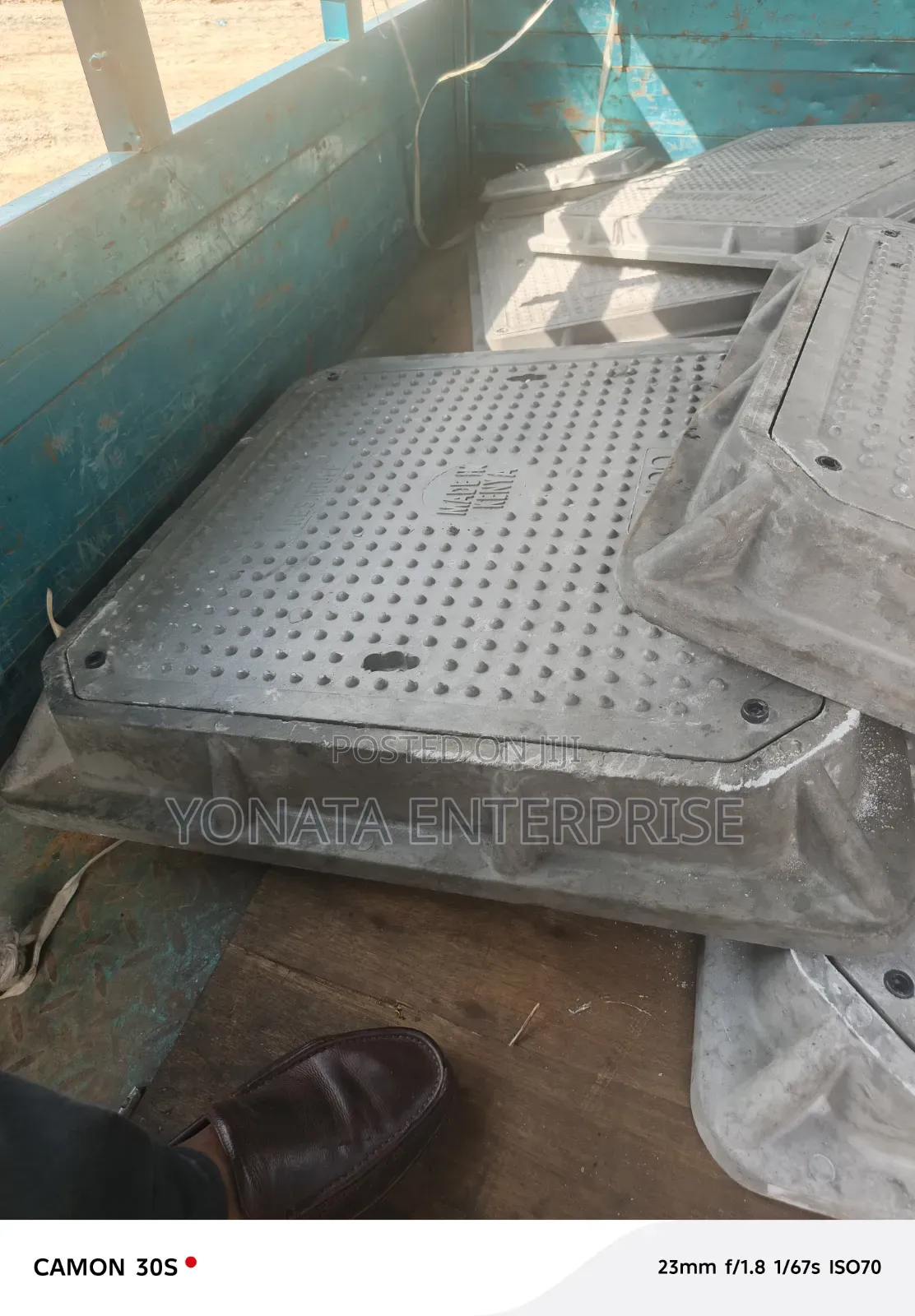 Road Manhole Cover 600 by 600 - Lockable 40t