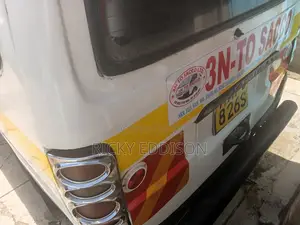 Toyota HiAce 1992 White