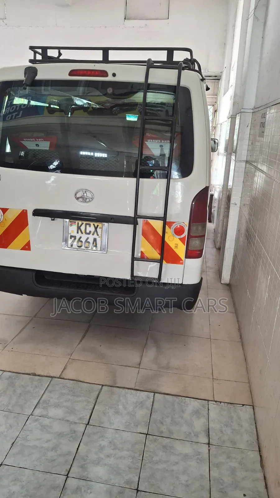 Toyota HiAce 2014 White