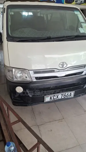 Toyota HiAce 2014 White