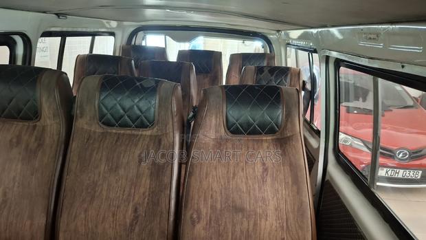Toyota HiAce 2014 White - thumbnail 6