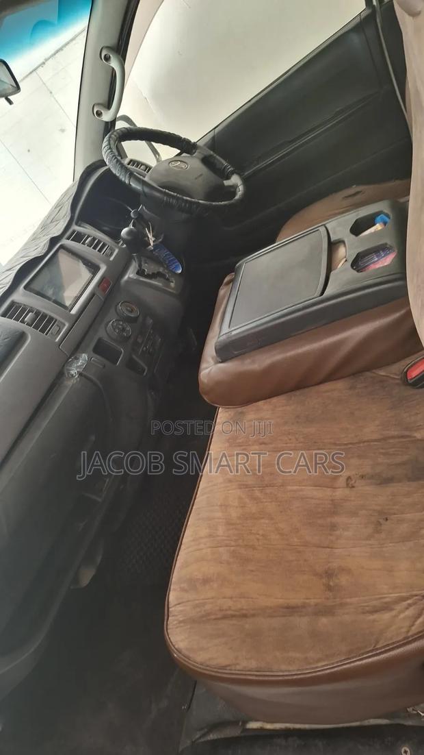 Toyota HiAce 2014 White - thumbnail 7
