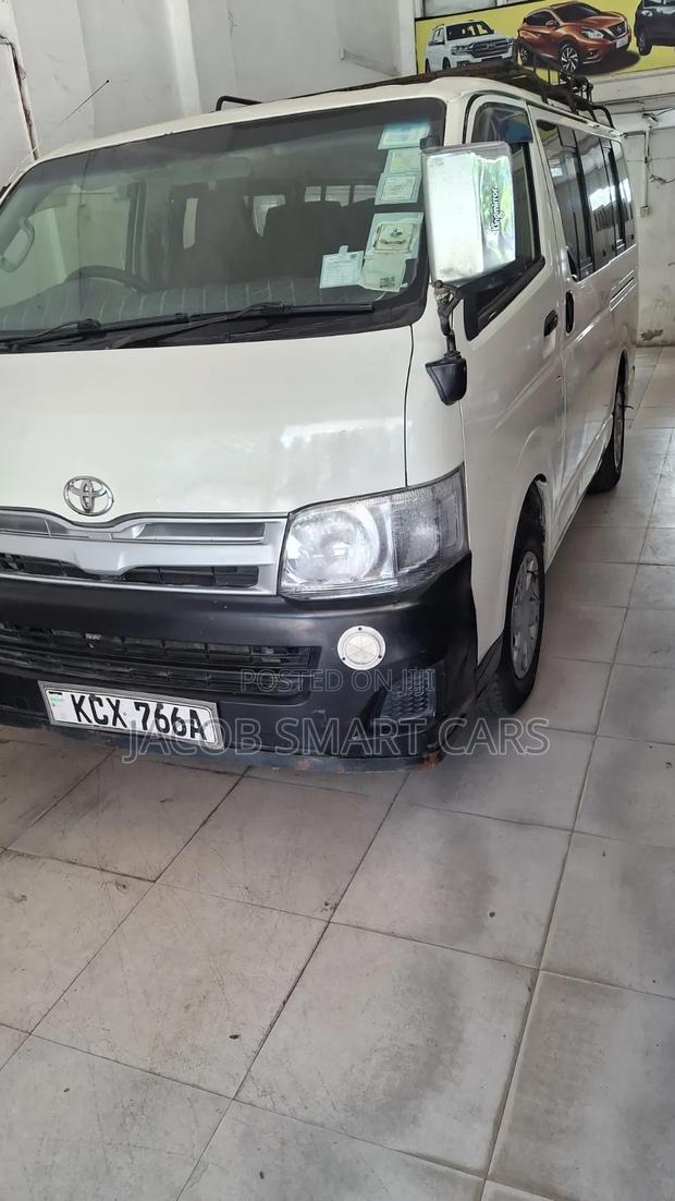 Toyota HiAce 2014 White