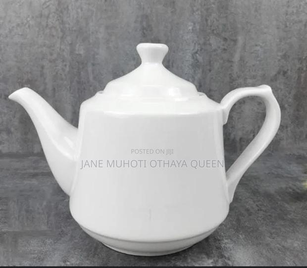 *Ceramic White Kettle Square