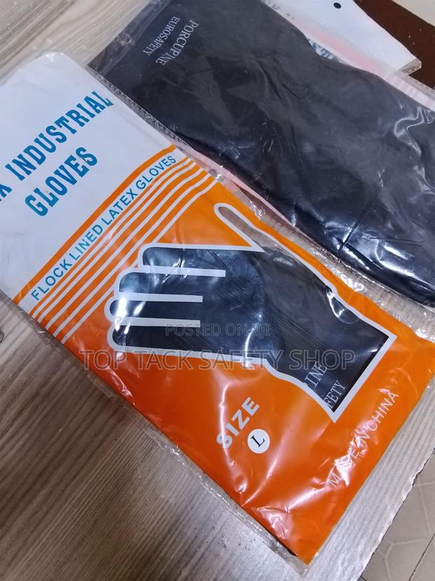 Latex Industrial Gloves - thumbnail 2