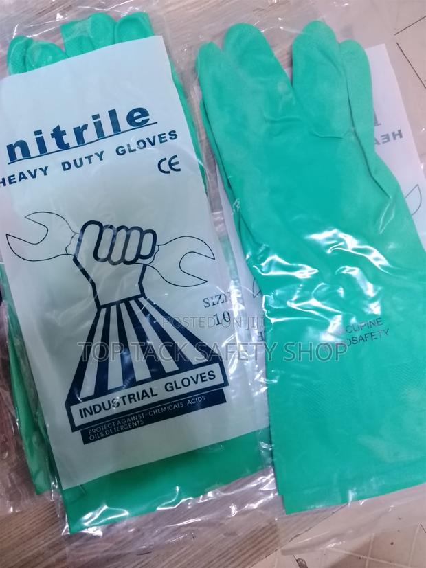 Green Nitrile Gloves - thumbnail 2