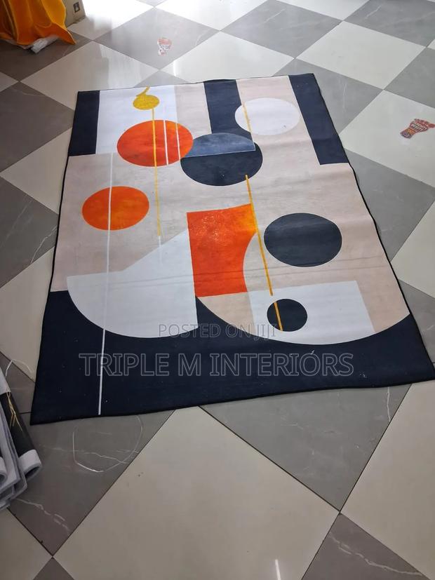 Rich-Contrast Interior Liners