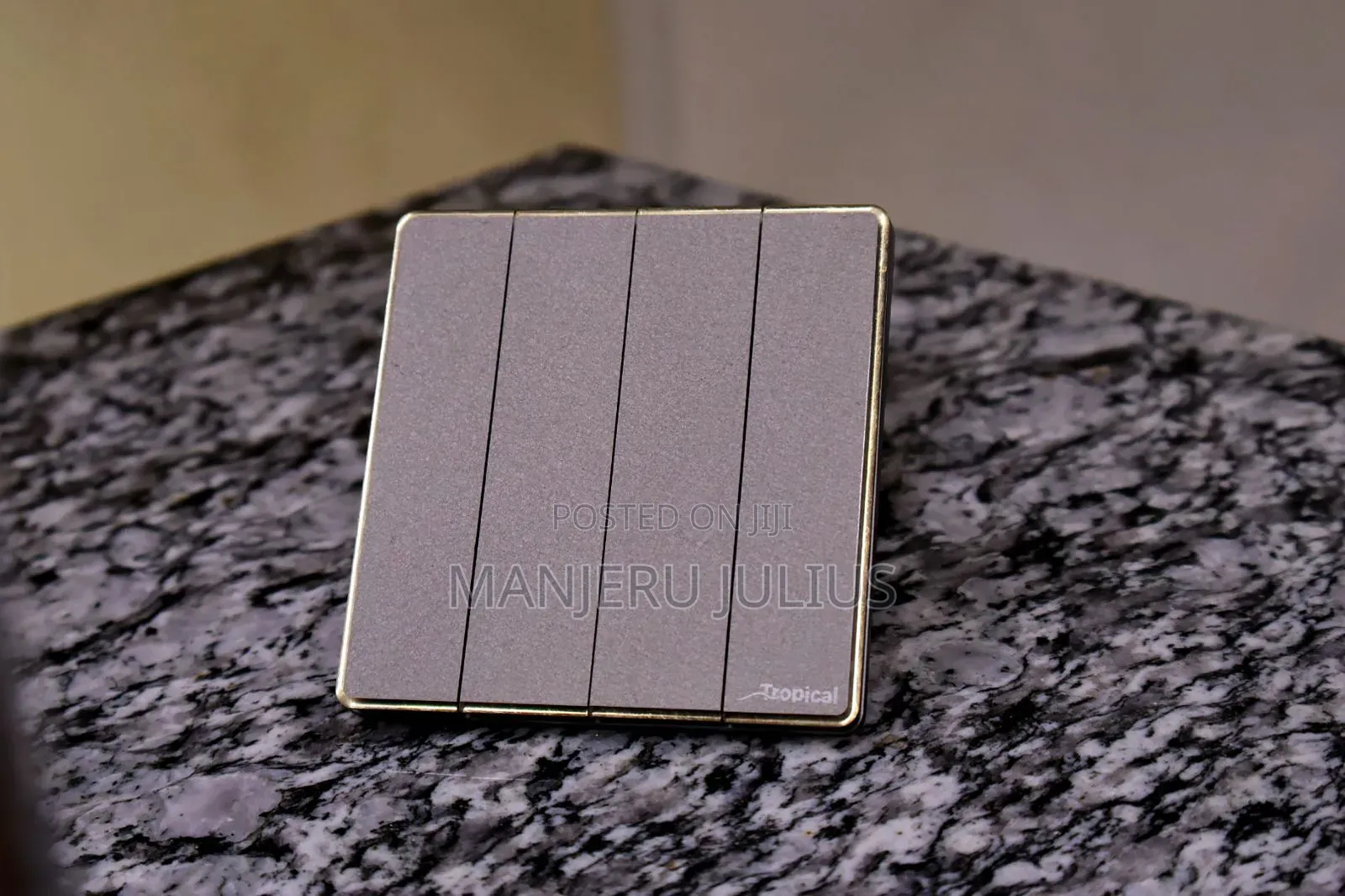 4gang Gry/Gold Switch