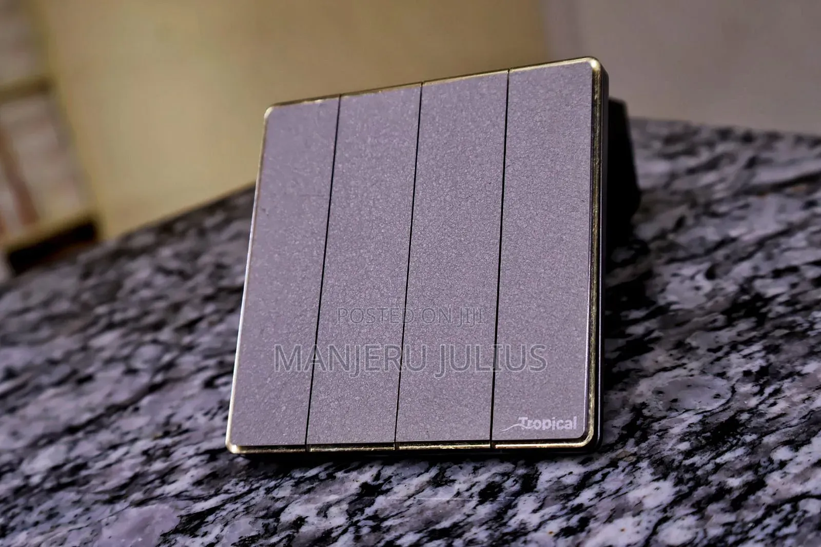 4gang Gry/Gold Switch