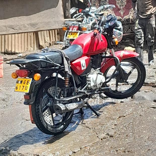 Bajaj Boxer 150 UG 2022 Red
