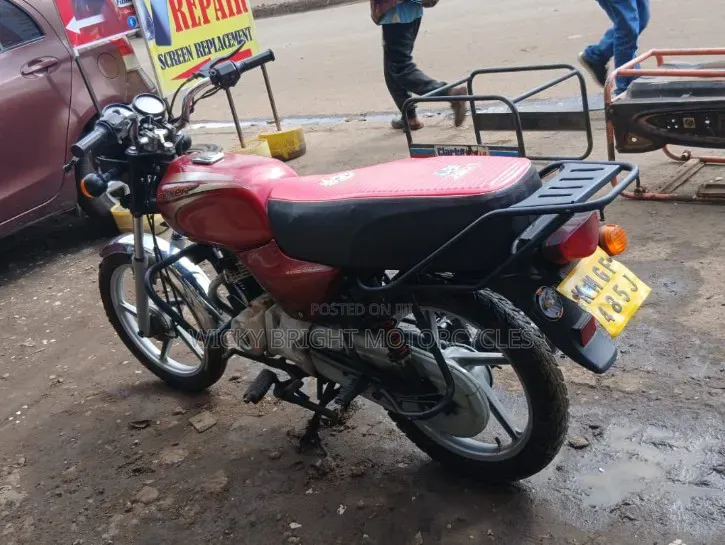 Bajaj Boxer 100 2023 Red