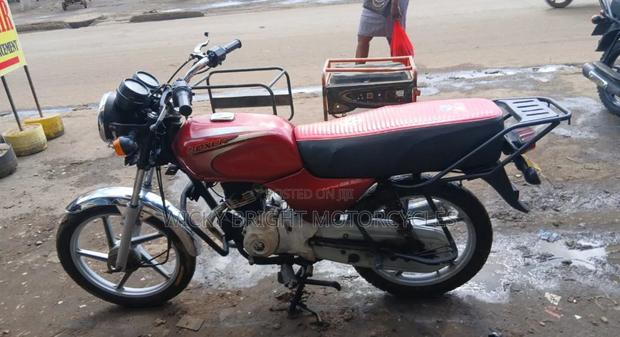 Bajaj Boxer 100 2023 Red - thumbnail 2