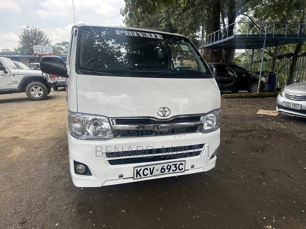 Toyota HiAce 2013 White - thumbnail 3