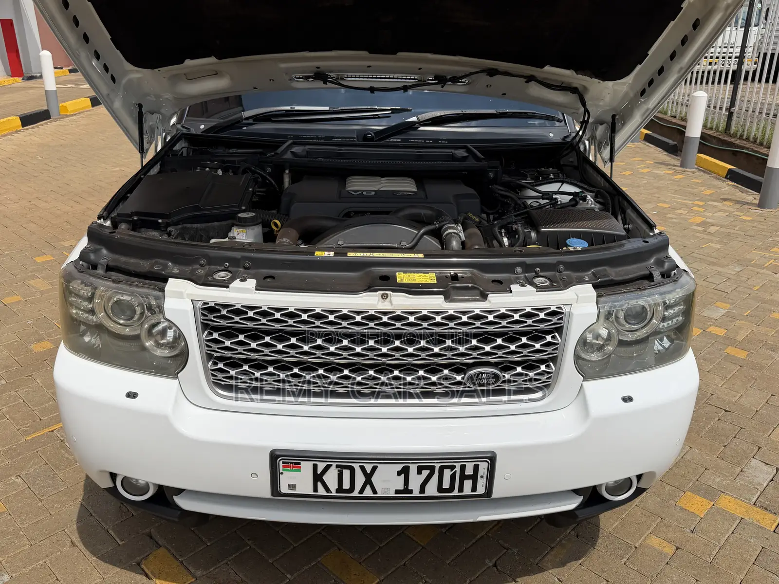 Land Rover Range Rover Vogue 2010 White
