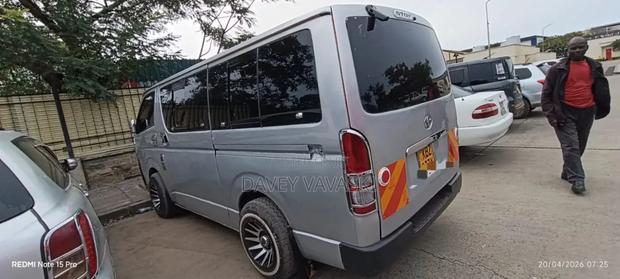 New Toyota HiAce 2006 Silver - thumbnail 8
