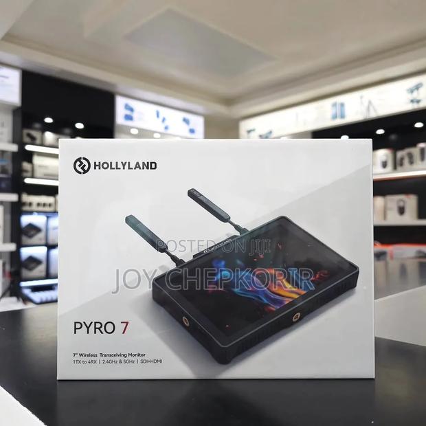 Hollyland Pyro 7 Wireless Transceiver Monitor