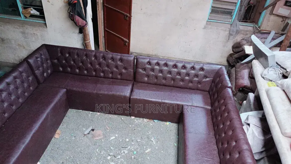Bar/Restaurant/Waiting Benches