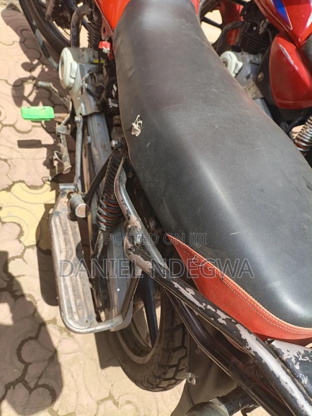 Bajaj Boxer 150 UG 2024 Red - thumbnail 2