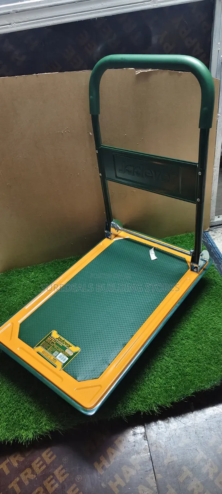 Foldable Platform Hand Truck With a 150kg Load Capacity.