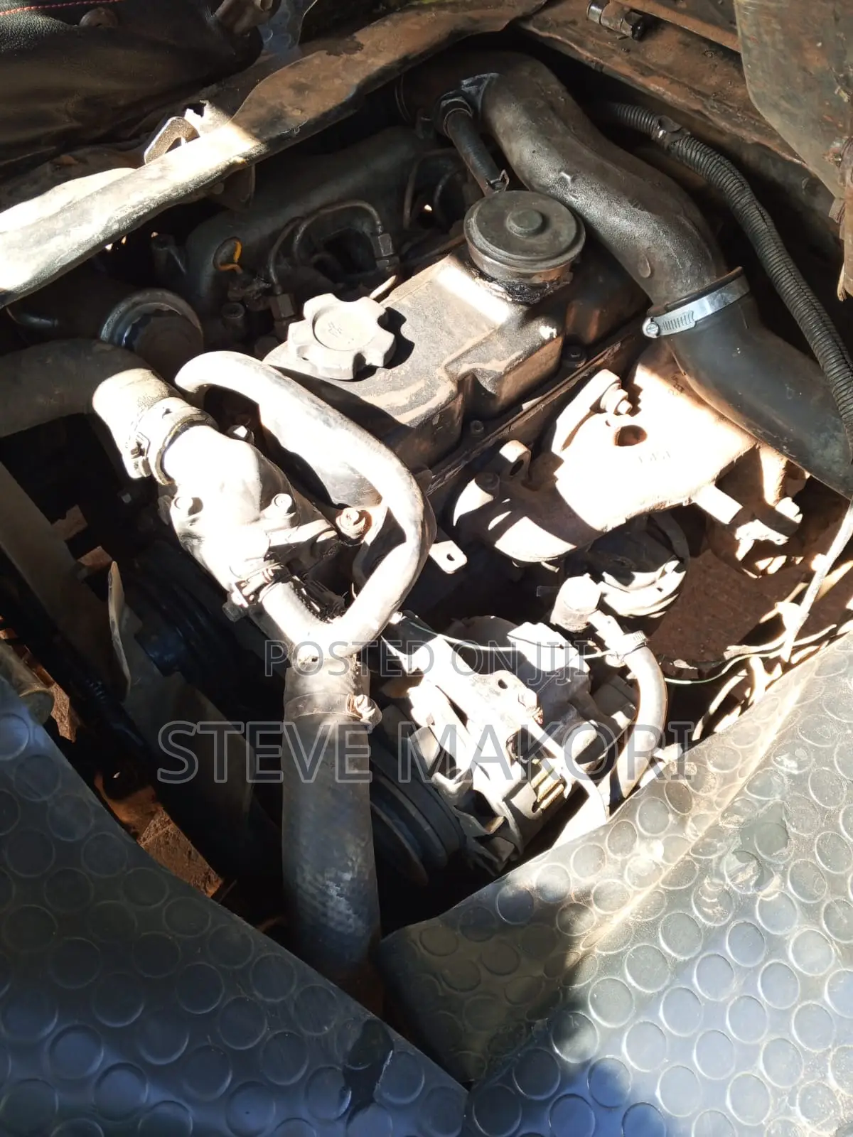 Nissan Caravan (Urvan) 2002 Gold