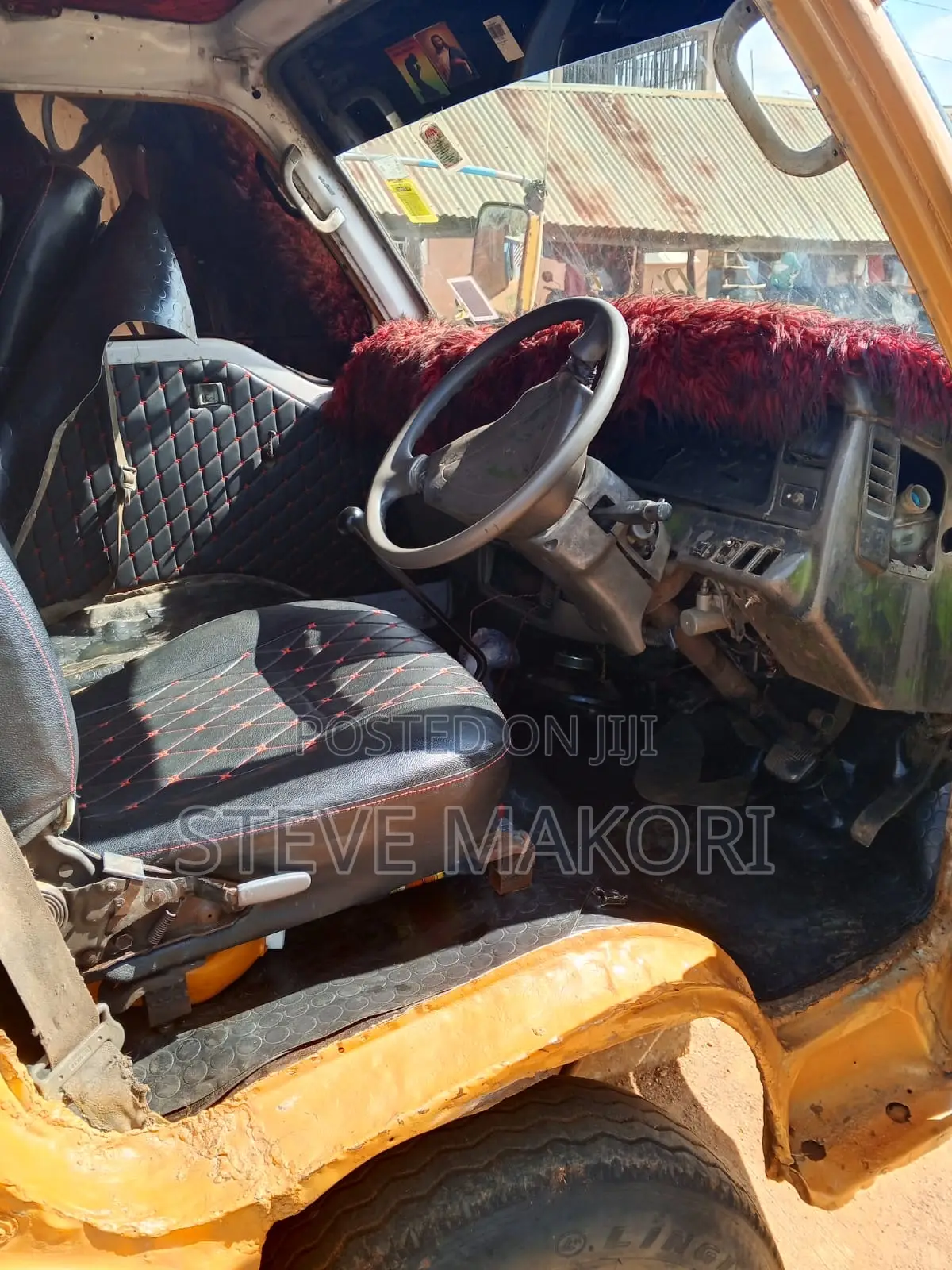 Nissan Caravan (Urvan) 2002 Gold
