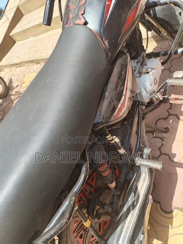 Bajaj Boxer 125 2025 Black - thumbnail 2