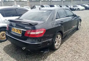 Mercedes-Benz E200 2010 Black