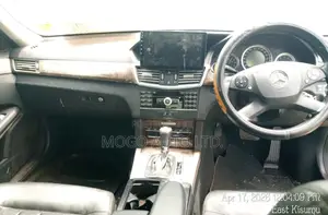 Mercedes-Benz E200 2010 Black