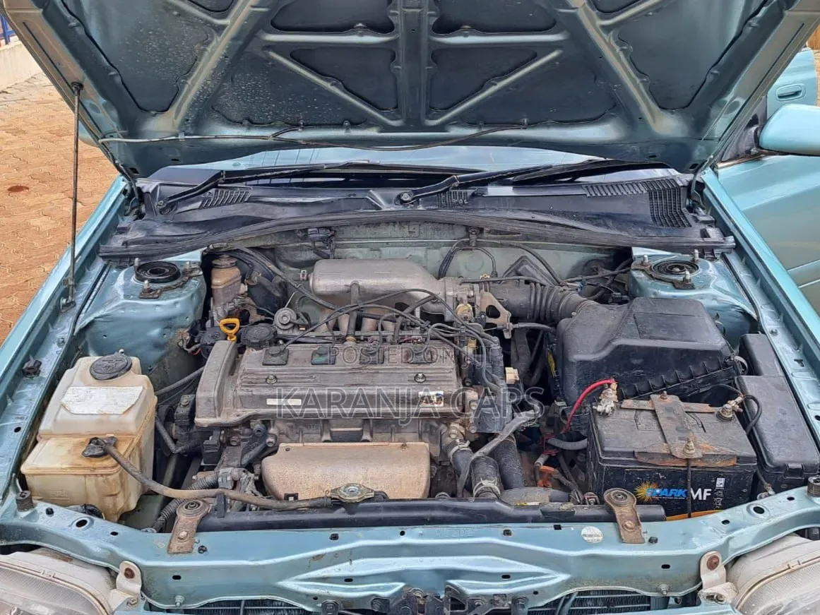 Toyota Carina 1.8 FWD Sedan 2001