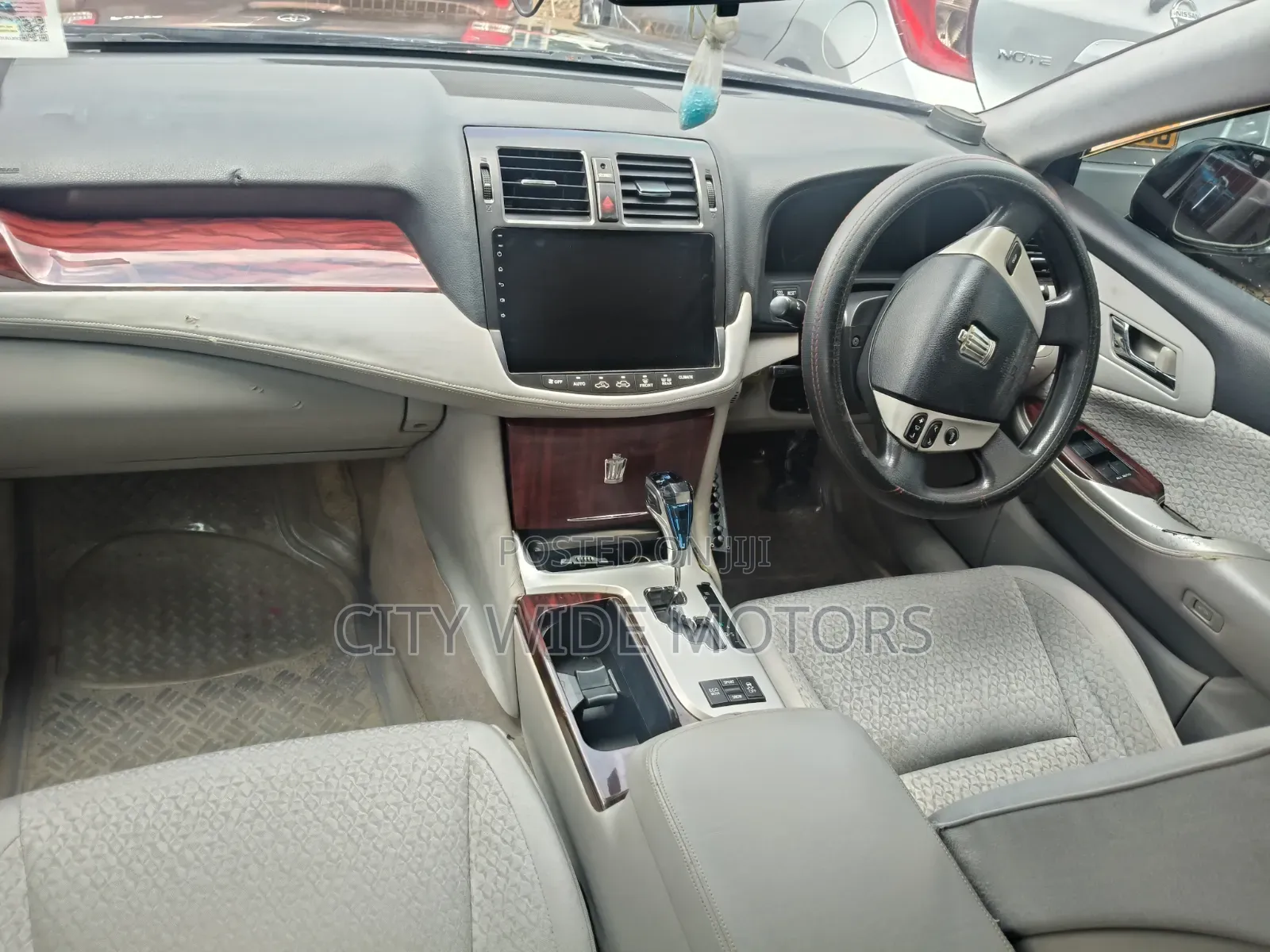 Toyota Crown 2013 Black