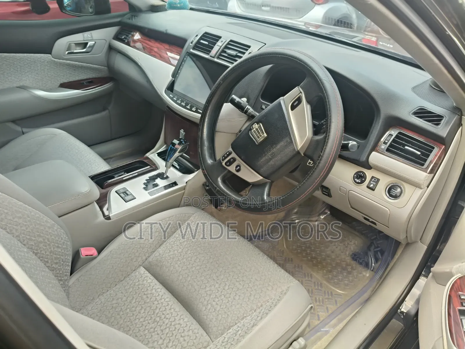 Toyota Crown 2013 Black