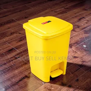 Lightweight Body 30 Litres Hard Plastic Step Pedal Waste Garbage Bin