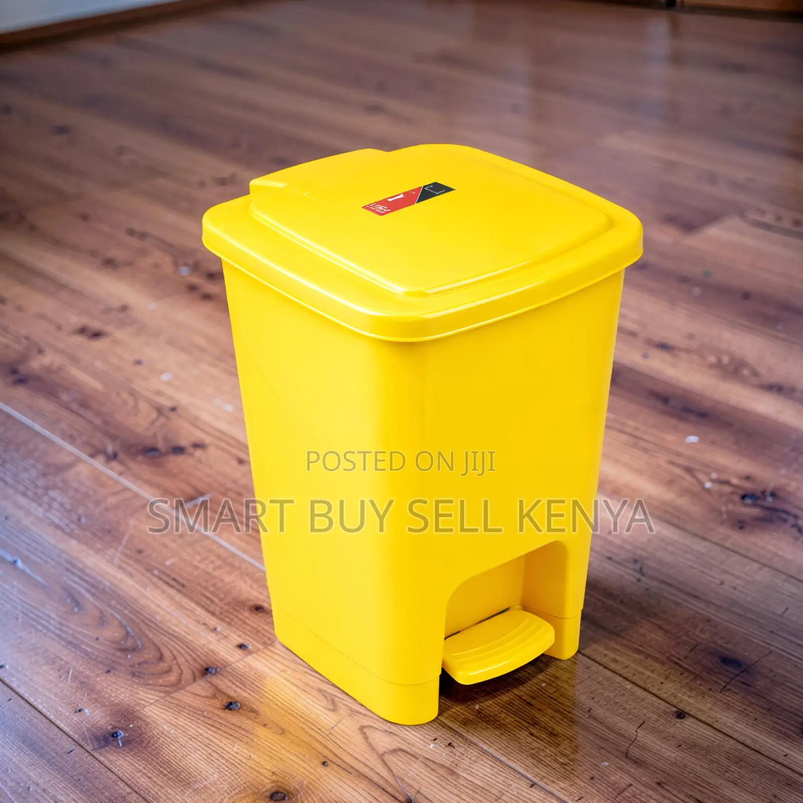 Neat Appearance 30 Litres Hard Plastic Step Pedal Waste Garbage Bin
