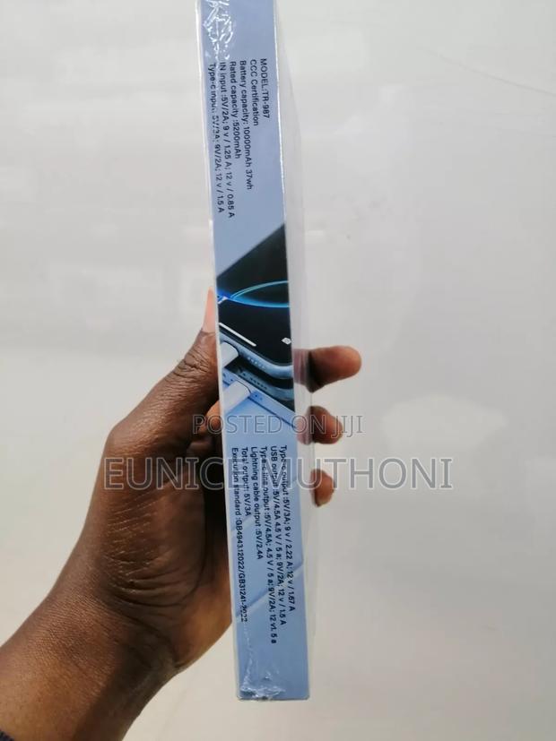 10,000 We Power Bank - thumbnail 3