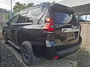 Toyota Land Cruiser Prado 2.7 2021 Black