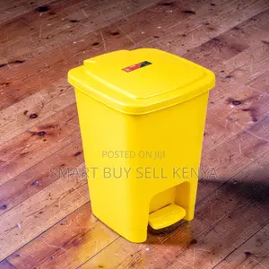 Portable Design 30 Litres Hard Plastic Step Pedal Waste Garbage Bin