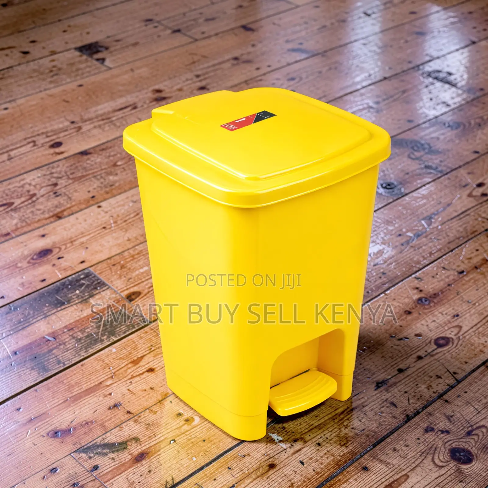 Scratch Resistant 30 Litres Hard Plastic Step Pedal Waste Garbage Bin