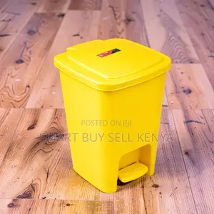 Easy Handling 30 Litres Hard Plastic Step Pedal Waste Garbage Dust Bin
