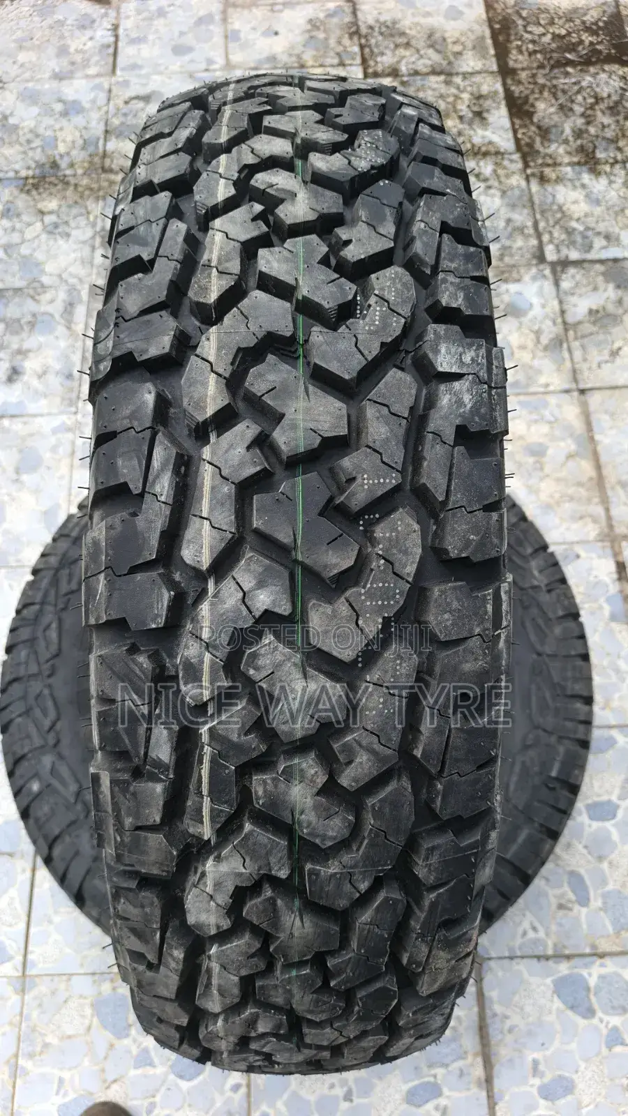 235/85r16 Comforser a/T