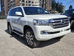 Toyota Land Cruiser 4.6 V8 ZX 2019 Pearl