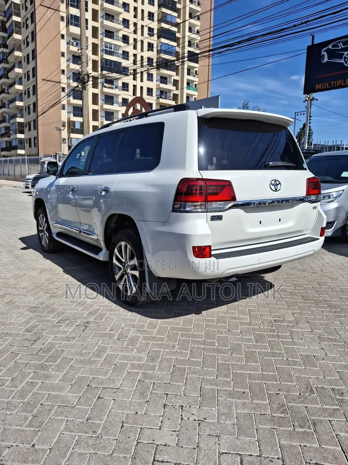Toyota Land Cruiser 4.6 V8 ZX 2019 Pearl